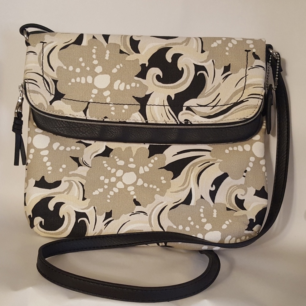 NWOT Relic 'Cora' crossbody purse.